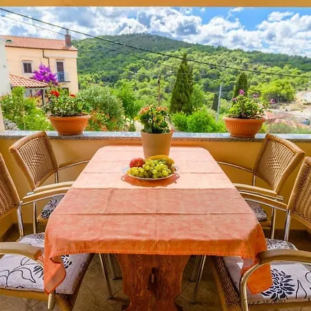 Apartman Bozena 1/4 *