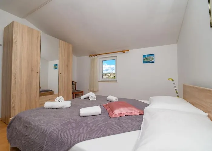 Bozena 1/4 *