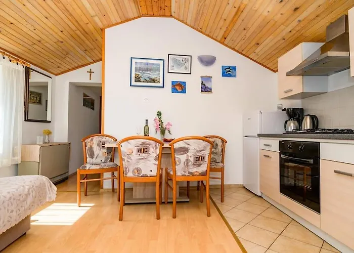 Apartman Bozena 1/4 *